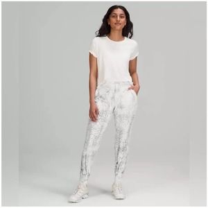 Lululemon Jogger Thread Dye Sweatpants Mid Rise size 4